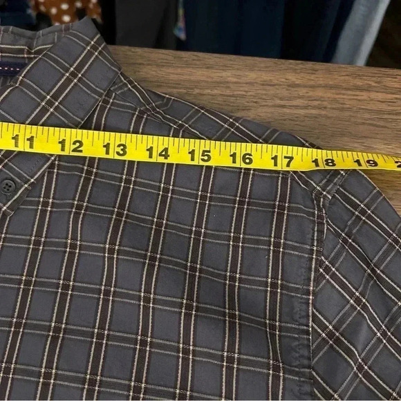 G. H. Bass  & Co. men's long sleeve plaid shirt size Medium - Picture 7 of 10